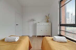 Doki Living - Foodhall & Parking by Downtown Apartments