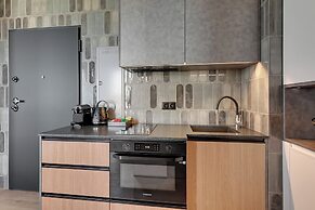 Doki Living - Foodhall & Parking by Downtown Apartments