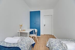 Doki Living - Foodhall & Parking by Downtown Apartments