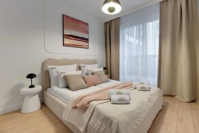 Doki Living - Foodhall & Parking by Downtown Apartments