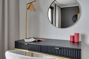 Doki Living - Foodhall & Parking by Downtown Apartments