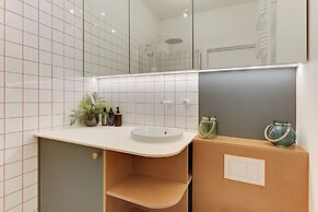 Doki Living - Foodhall & Parking by Downtown Apartments