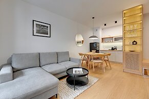 Doki Living - Foodhall & Parking by Downtown Apartments