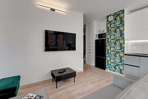 Doki Living - Foodhall & Parking by Downtown Apartments