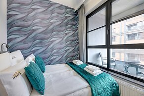 Doki Living - Foodhall & Parking by Downtown Apartments