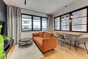 Doki Living - Foodhall & Parking by Downtown Apartments