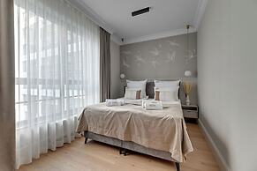 Doki Living - Foodhall & Parking by Downtown Apartments