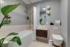 Doki Living - Foodhall & Parking by Downtown Apartments