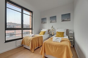 Doki Living - Foodhall & Parking by Downtown Apartments