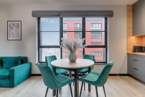 Doki Living - Foodhall & Parking by Downtown Apartments