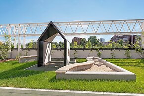 Doki Living - Foodhall & Parking by Downtown Apartments