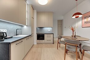 Doki Living - Foodhall & Parking by Downtown Apartments