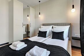 Doki Living - Foodhall & Parking by Downtown Apartments