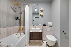 Doki Living - Foodhall & Parking by Downtown Apartments