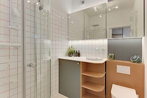 Doki Living - Foodhall & Parking by Downtown Apartments