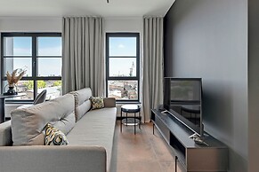 Doki Living - Foodhall & Parking by Downtown Apartments