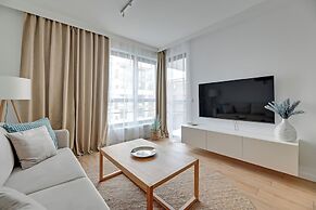 Doki Living - Foodhall & Parking by Downtown Apartments