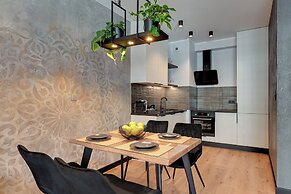 Doki Living - Foodhall & Parking by Downtown Apartments