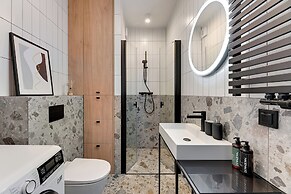 Doki Living - Foodhall & Parking by Downtown Apartments