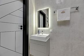 Doki Living - Foodhall & Parking by Downtown Apartments