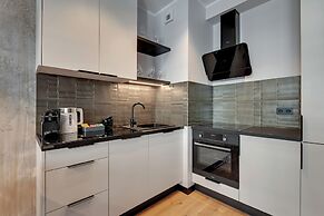 Doki Living - Foodhall & Parking by Downtown Apartments