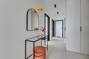 Doki Living - Foodhall & Parking by Downtown Apartments