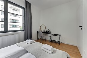 Doki Living - Foodhall & Parking by Downtown Apartments