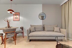 Doki Living - Foodhall & Parking by Downtown Apartments