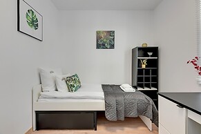 Doki Living - Foodhall & Parking by Downtown Apartments