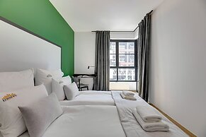 Doki Living - Foodhall & Parking by Downtown Apartments