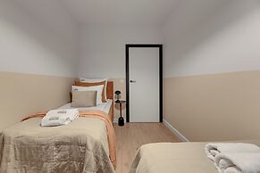 Doki Living - Foodhall & Parking by Downtown Apartments