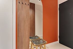 Doki Living - Foodhall & Parking by Downtown Apartments