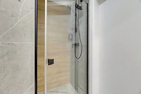 Doki Living - Foodhall & Parking by Downtown Apartments