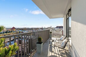 Doki Living - Foodhall & Parking by Downtown Apartments