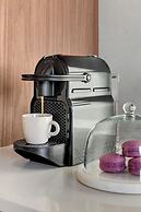 Doki Living - Foodhall & Parking by Downtown Apartments