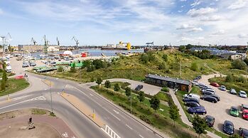 Doki Living - Foodhall & Parking by Downtown Apartments