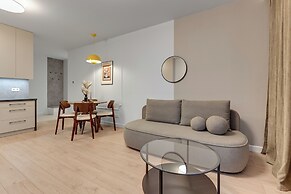 Doki Living - Foodhall & Parking by Downtown Apartments