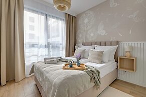 Doki Living - Foodhall & Parking by Downtown Apartments