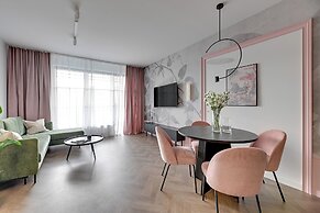 Doki Living - Foodhall & Parking by Downtown Apartments