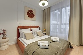 Doki Living - Foodhall & Parking by Downtown Apartments