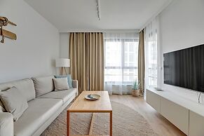 Doki Living - Foodhall & Parking by Downtown Apartments