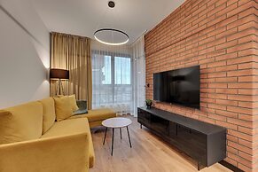 Doki Living - Foodhall & Parking by Downtown Apartments