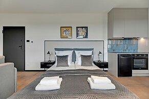 Doki Living - Foodhall & Parking by Downtown Apartments