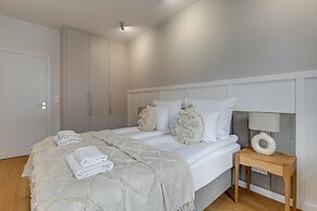 Doki Living - Foodhall & Parking by Downtown Apartments