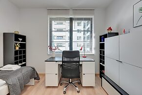 Doki Living - Foodhall & Parking by Downtown Apartments