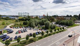 Doki Living - Foodhall & Parking by Downtown Apartments