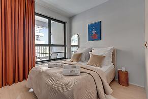 Doki Living - Foodhall & Parking by Downtown Apartments