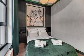 Doki Living - Foodhall & Parking by Downtown Apartments