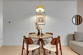 Doki Living - Foodhall & Parking by Downtown Apartments