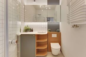 Doki Living - Foodhall & Parking by Downtown Apartments